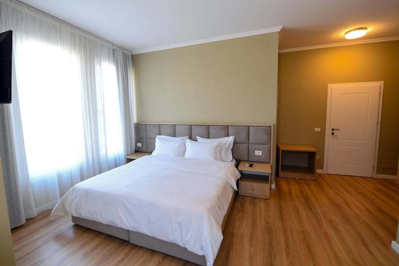 Santo Hotel Шкодер Экстерьер фото